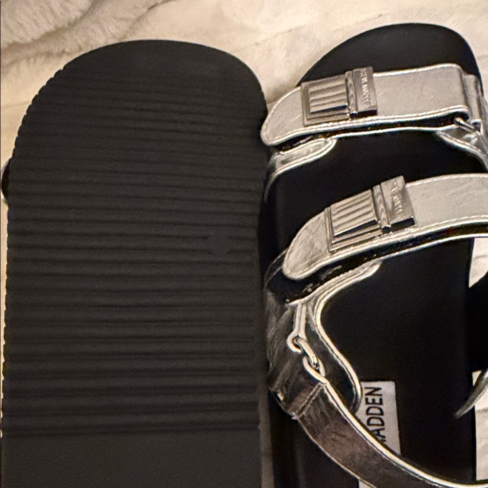 Steve Madden Silver Metallic Double Strap Sandals - Picture 4 of 4